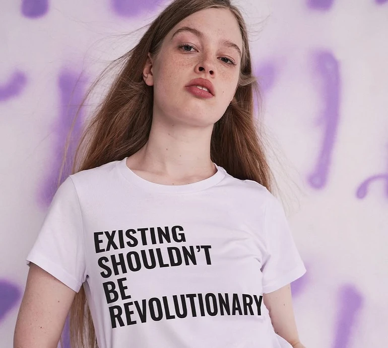 Трансгендерна дочка Маска з 12-метровою косою дебютувала в модному кампейні