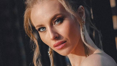 Сагайдачна у топі показала, як змінився її післяпологовий живіт без спорту