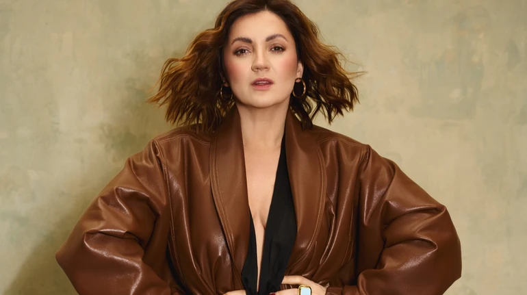 Вистачить на тих, у кого згас: Цибульська показала свій вогонь на стильних фото з оголеним стегном