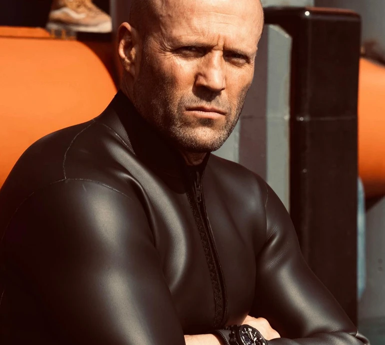 Торгівля підробками, оголені танці, годування акул та зустріч зі смертю: цікаві факти з життя Джейсона Стейтема