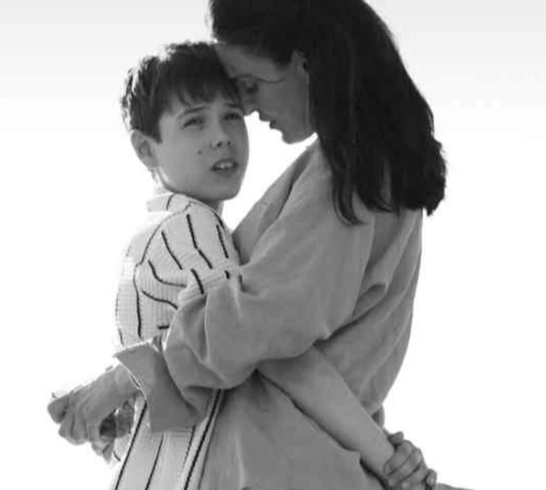 Наші душі і життя тут: Єфросиніна на тлі підписання закону про НАБУ поміркувала про любов до країни та відповідальність перед сином