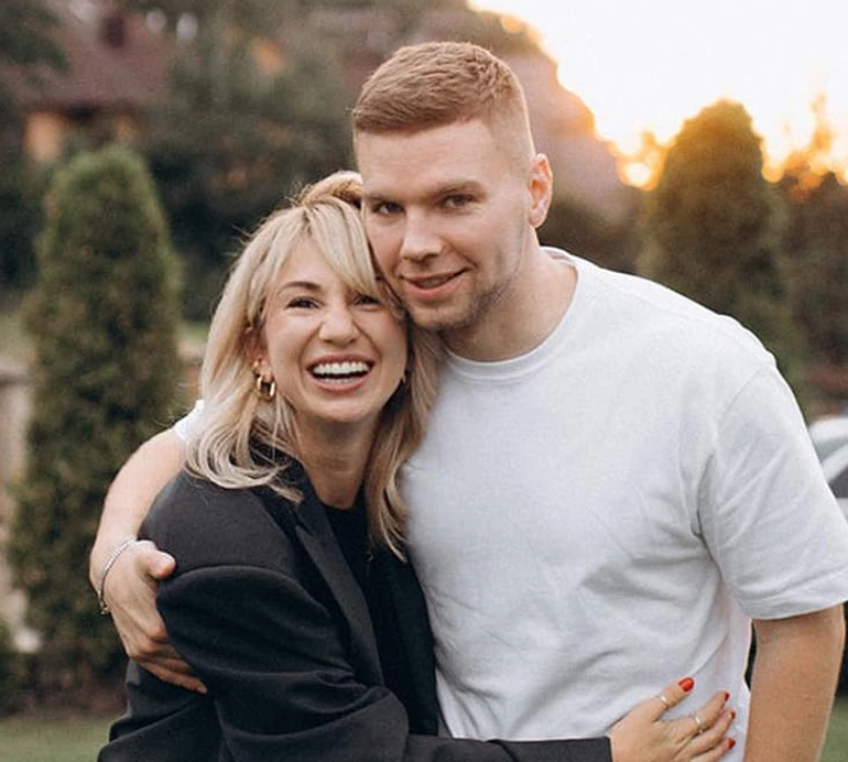 Пренткович закидають відпустку з бойфрендом на Мальдівах, який виїхав за кордон як волонтер