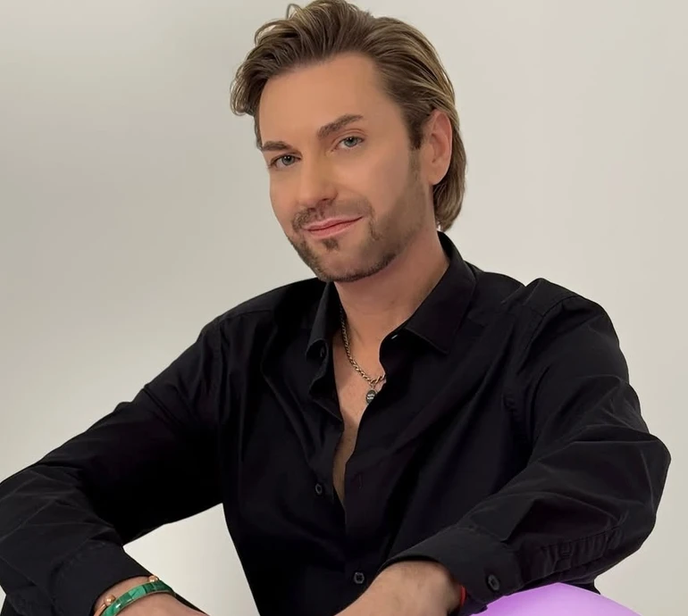 Є що пригадати: EL Кравчук похвалився палкими обіймами з юною Могилевською. Фото