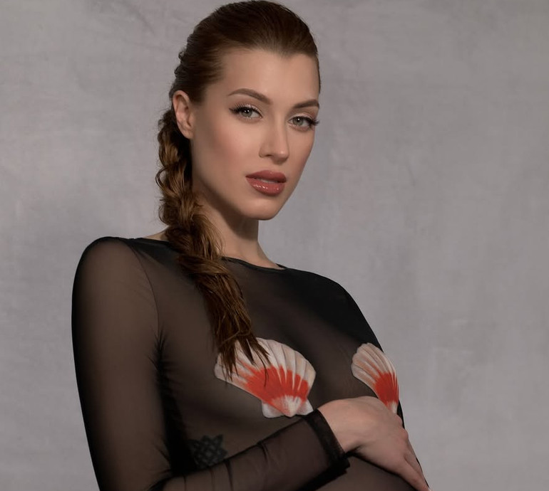 Діти війни: Міс Суббота вдруге стала мамою і показала немовля в укритті