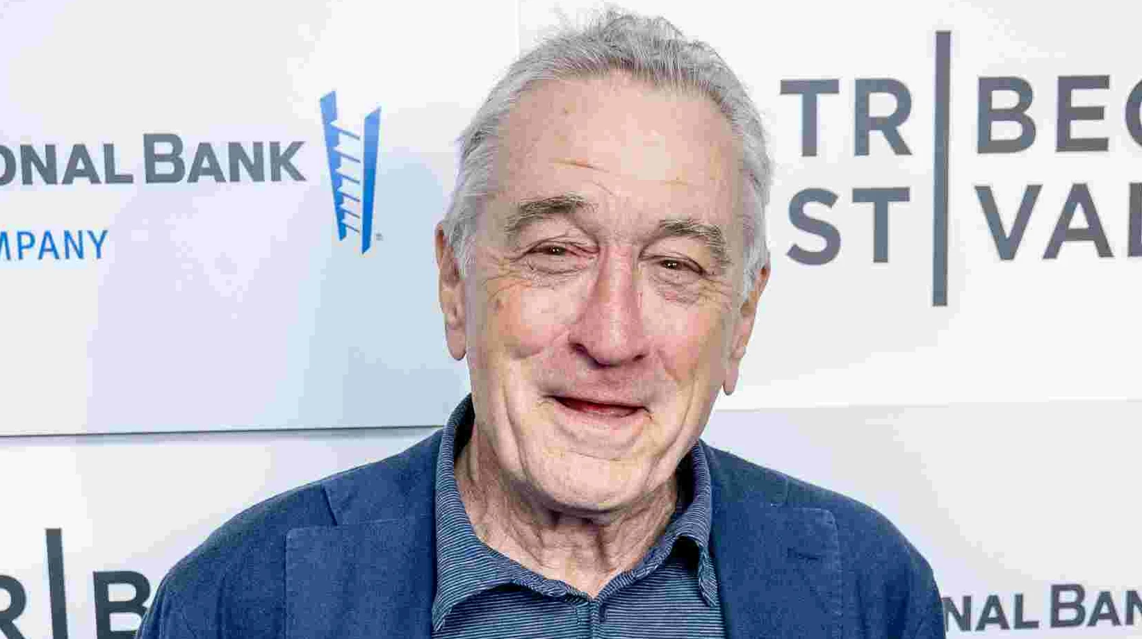 Татко при ділах: 82-річного де Ніро помітили на дитячому майданчику з маленькою донькою. Відео