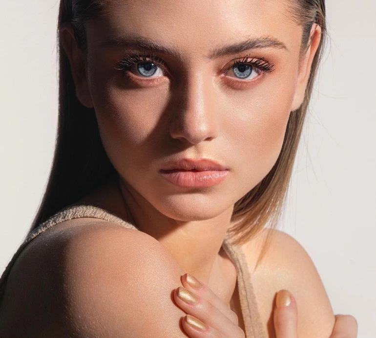 Чесна краса: 19-річна донька Клум показала ненафарбоване личко під час загострення акне