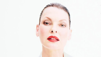 Я крута. Я перемогла: 59-річна Євангеліста у глянці поміркувала про шрами, красу і бажання постарішати