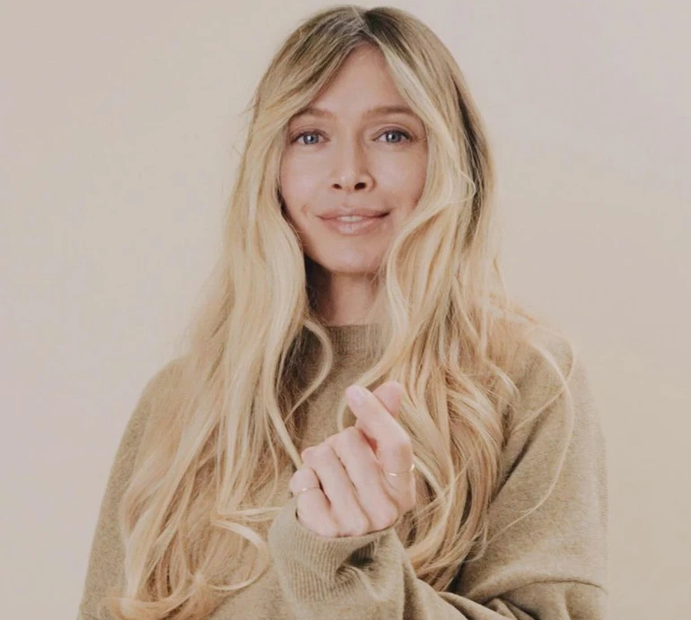 Щасливих 23: Брежнєва привітала старшу доньку з днем народження та показала милі фото