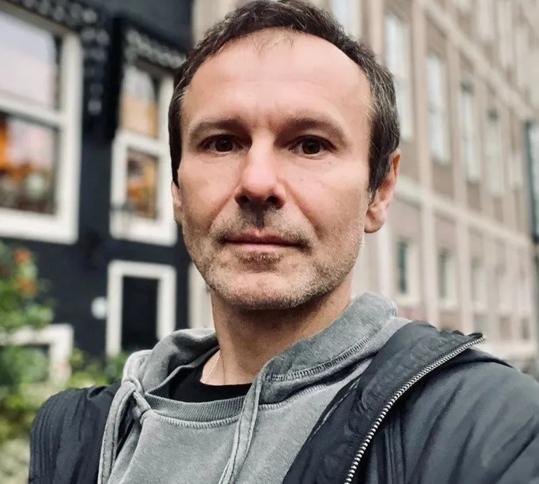 Вакарчук у Мукачеві показав рідкісне фото з мамою