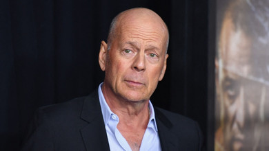 Хворий на деменцію Брюс Вілліс показався на рідкісних та щемливих фото з доньками