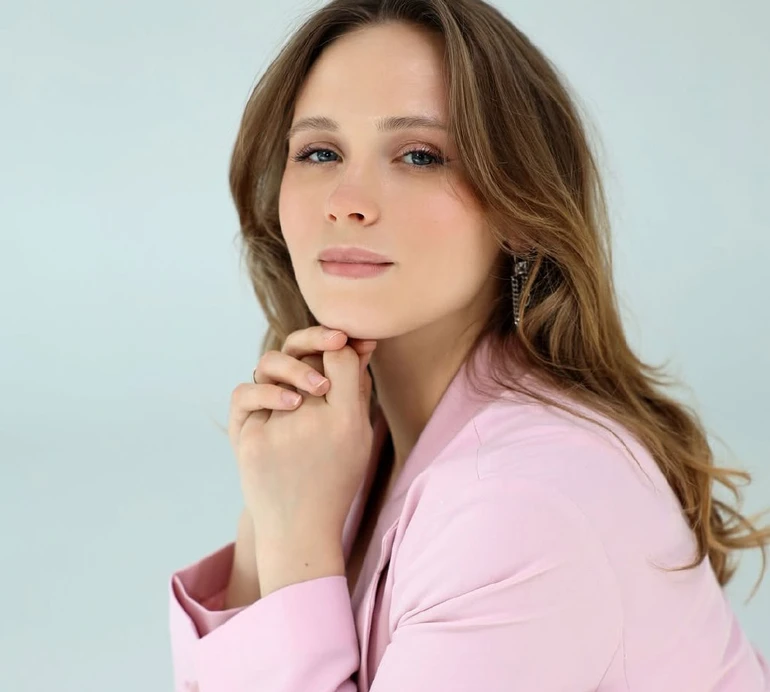 Кошмал із сином показали, як готувати веганські вафлі на банановому молоці