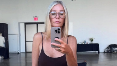 53-річна Пелтроу без макіяжу похвалилася фігурою у спідньому та показала свій стильний осінній гардероб. Фото