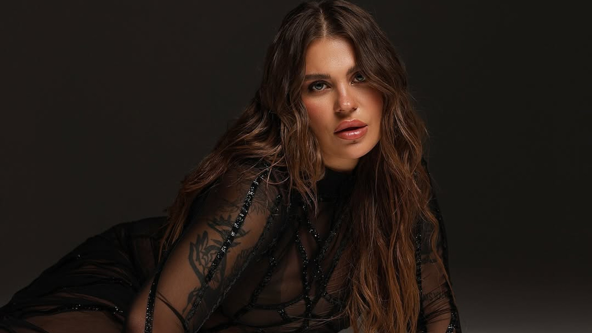 Підлітковий протест, зіркова хвороба і відкладене весілля: 8 цікавих фактів про Олександру Заріцьку