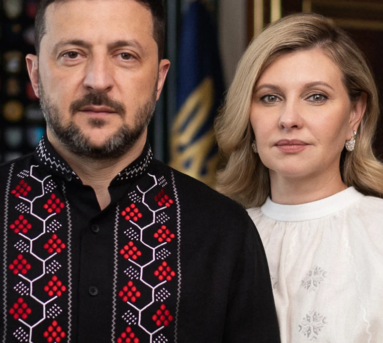 Символ крові та незламності: Зеленський у сорочці з калиною та перша леді у полтавському орнаменті привітали з Днем вишиванки