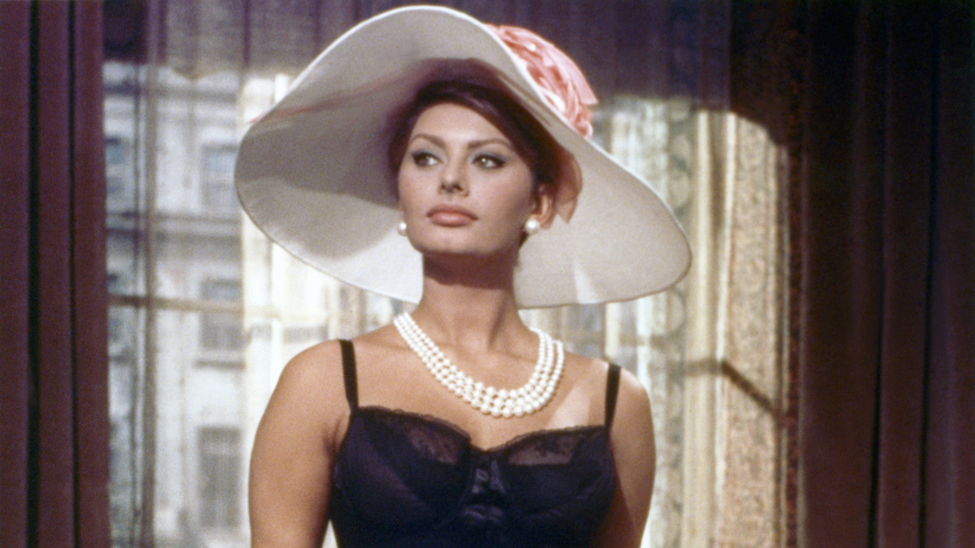 Оливкова олія, спагеті з вином та сила макіяжу: секрети краси і стилю неповторної Софі Лорен. Фото