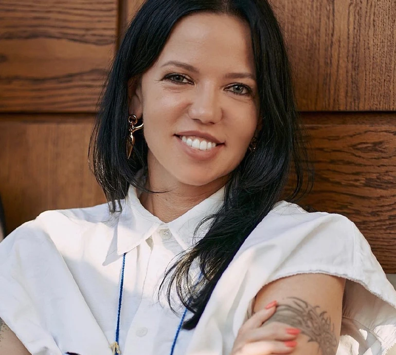 Процес триває: Горова показала, як робить стійку на руках