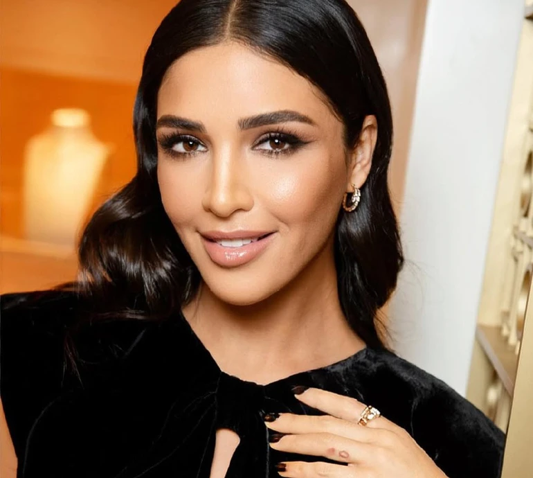 37-річна Дімопулос показала, куди і для чого робить ін'єкції ботоксу