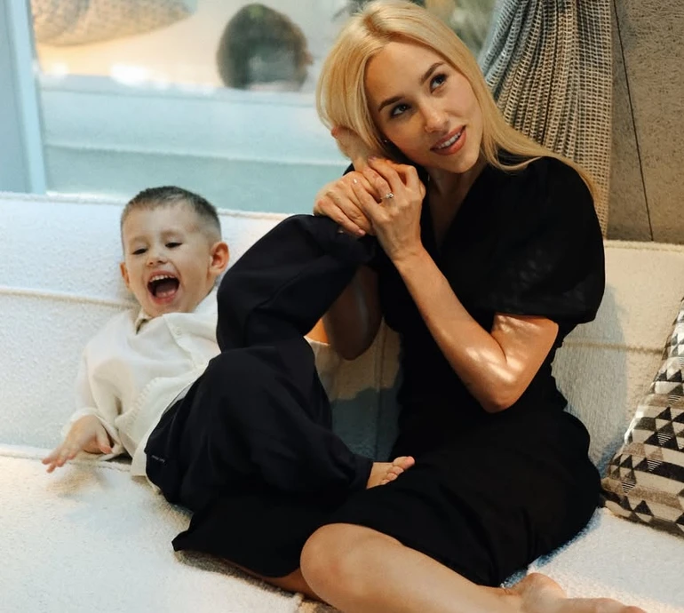 Маленький мужчина з характером: Квіткова привітала сина з 4-річчям та показала його в стильному луці