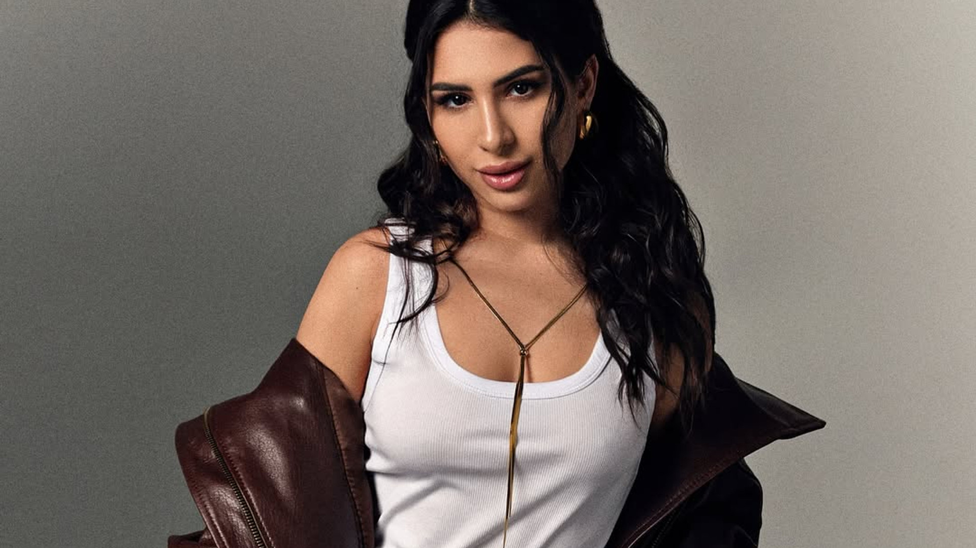 Стосунки з ексом Раміни, власний астролог і вірусні "Вечорниці": цікаві факти про співачку SKYLERR