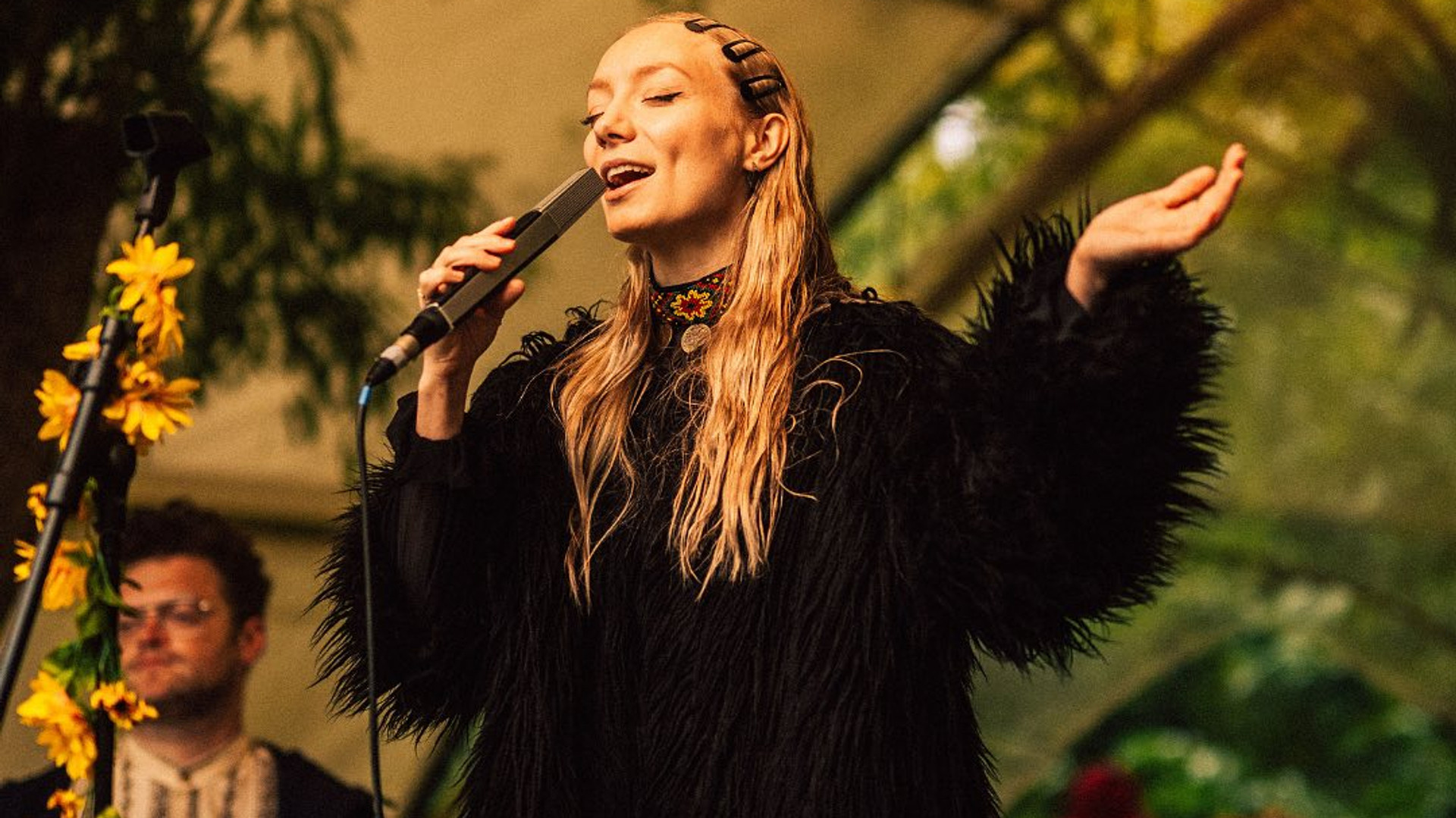 Два розлучення і хейт через життя в Німеччині: що відомо про переможницю Нацвідбору LELEKA