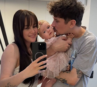 Тотал лук by Олексіївна: POSITIFF у особливому прикиді замилував фото з 9-місячною донею