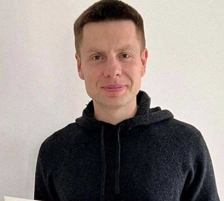 Температура Чорного моря плюс 7: нардеп Гончаренко показав свій заплив у Одесі