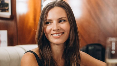 Не можу пояснити цю залежність: Хижняк в купальнику наробила фото на тлі морських хвиль у Болгарії