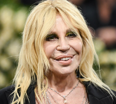 Розчинила філери? 70-річна Донателла Версаче вразила змінами в зовнішності. Фото