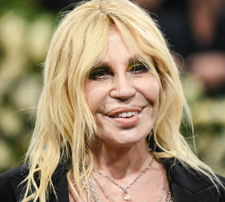 Розчинила філери? 70-річна Донателла Версаче вразила змінами в зовнішності. Фото