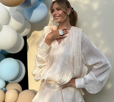 Нікітюк похвалилася струнким тілом на селфі перед дзеркалом