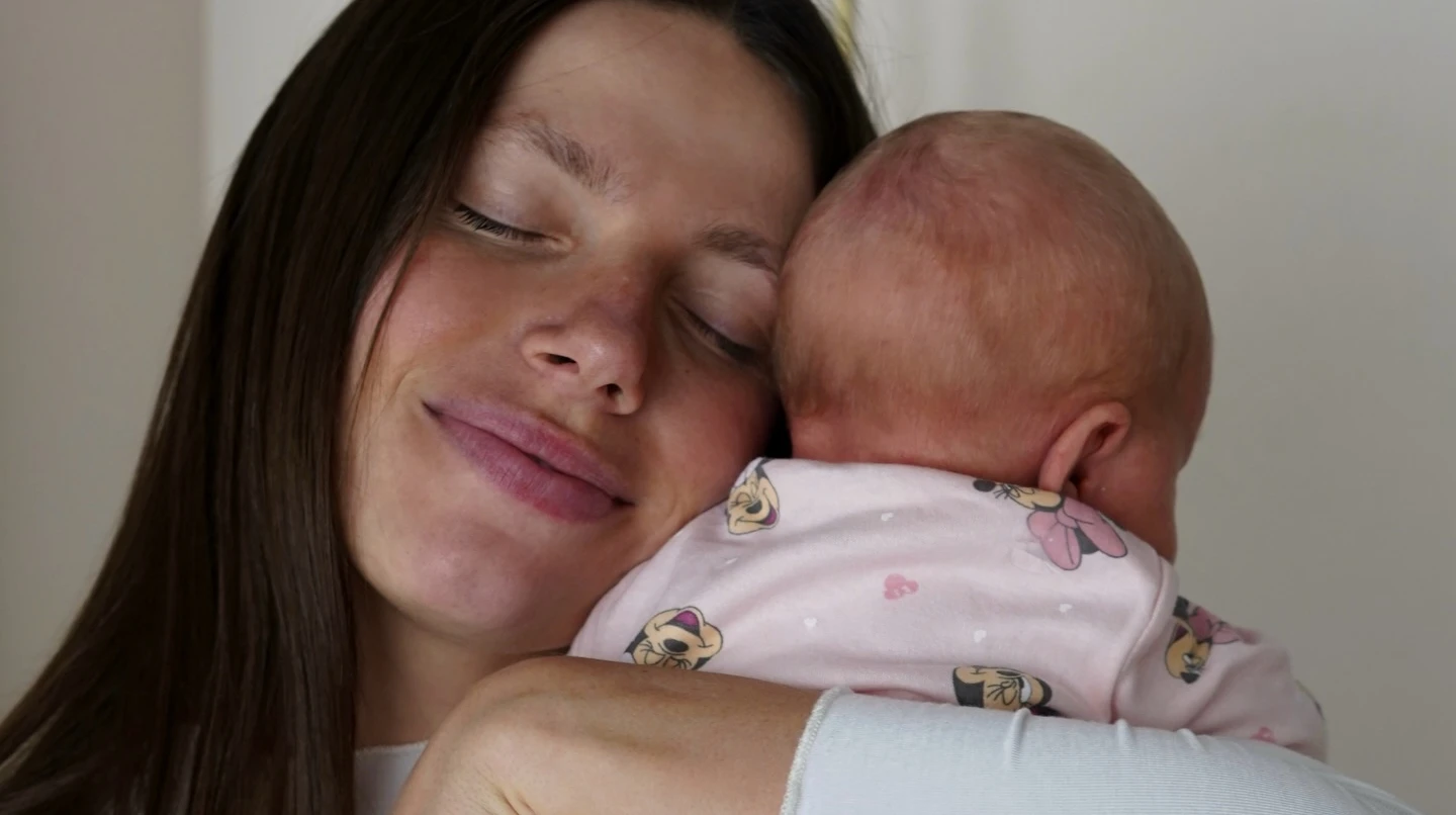 Стильний лук і рожева пасочка: Бех із нагоди 2 місяців донечки поділилася її милими фото