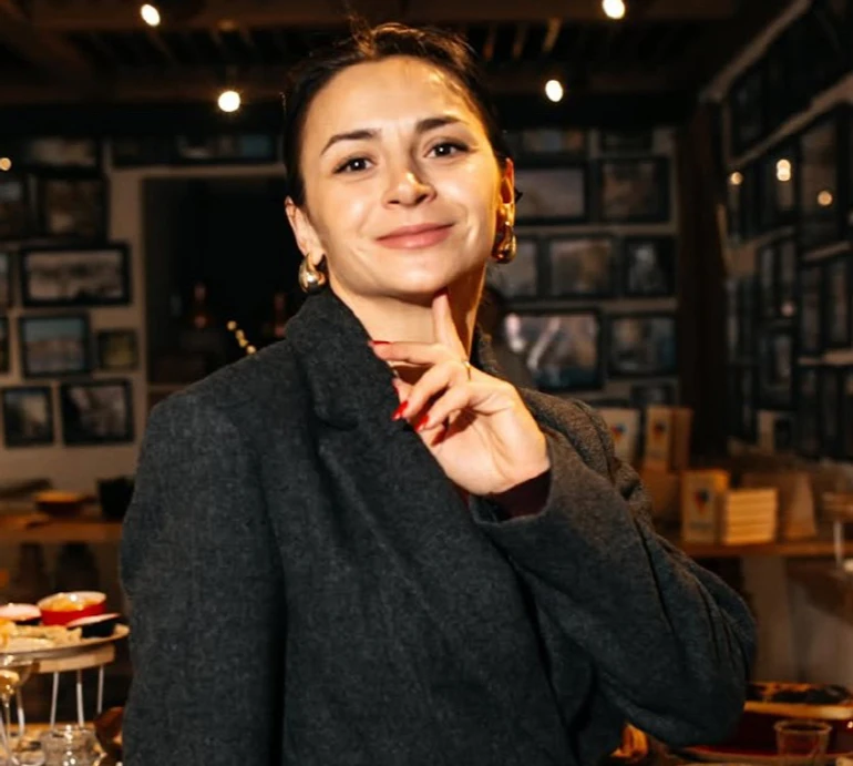 Гвоздьова у шортах і топі показала домашні вправи для пружності тіла