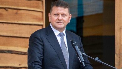 Залужний в ошатному костюмі попозував для Vogue. Фото