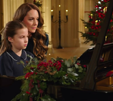 Особливе Різдво: Кейт Міддлтон із 10-річною дочкою вперше разом зіграли на піаніно у Віндзорському замку. Відео