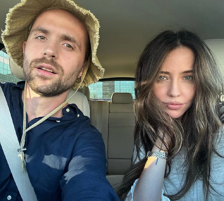 Дорофєєва попозувала в рожевому міні та з крабом Кацуріним і його дітьми