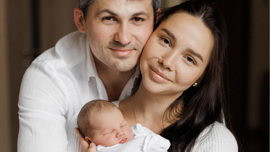 Хореограф Кот із дружиною замилували сімейними фото з новонародженою донькою