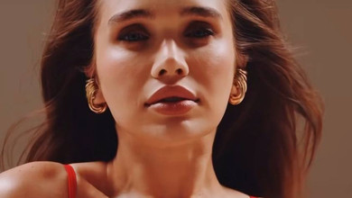 Нічорта собі! Це я???: Саша Бо у червоному купальнику вразила пристрастю і сексівайбом