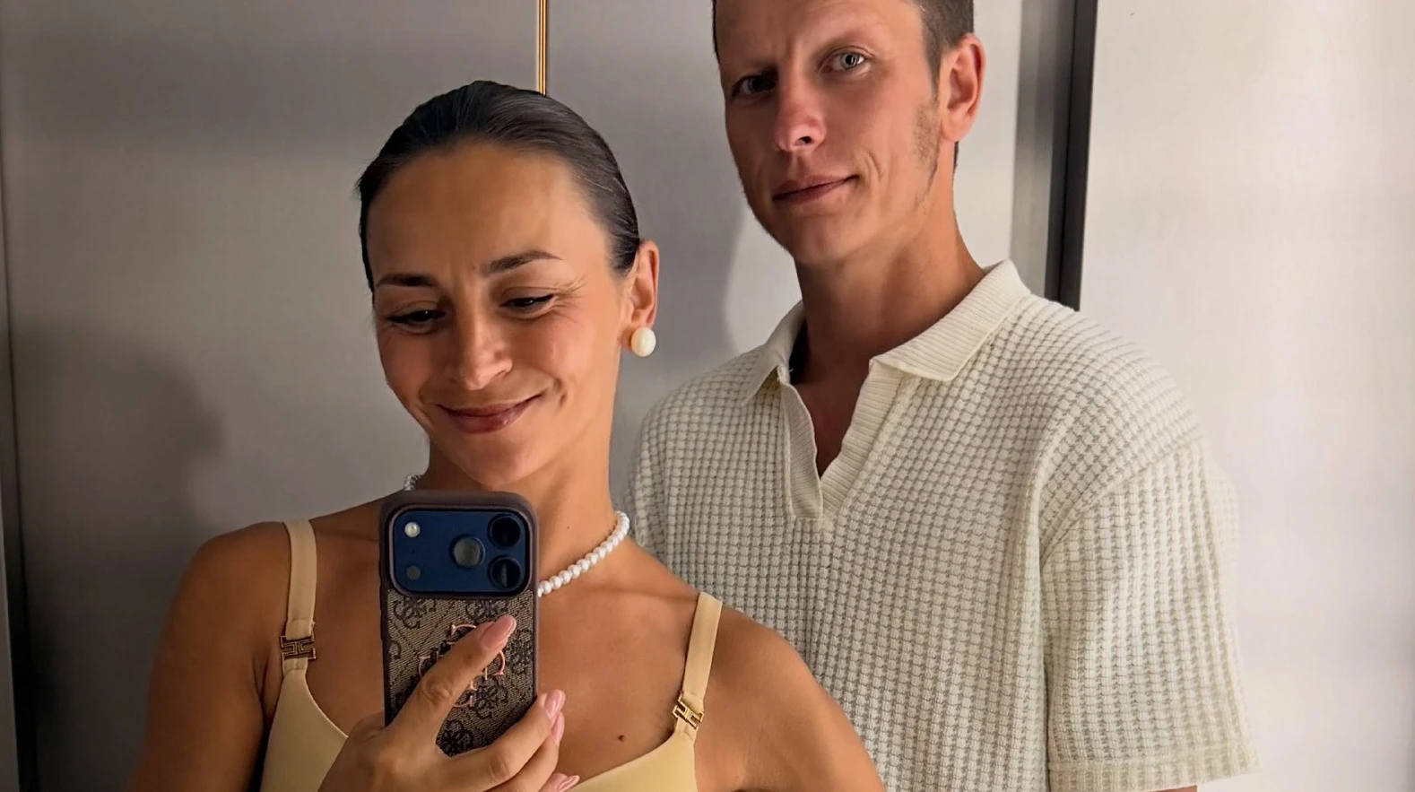 Знаходиш можливість дивувати: Гвоздьова привітала чоловіка з річницею шлюбу і показала їхній романтичний побут