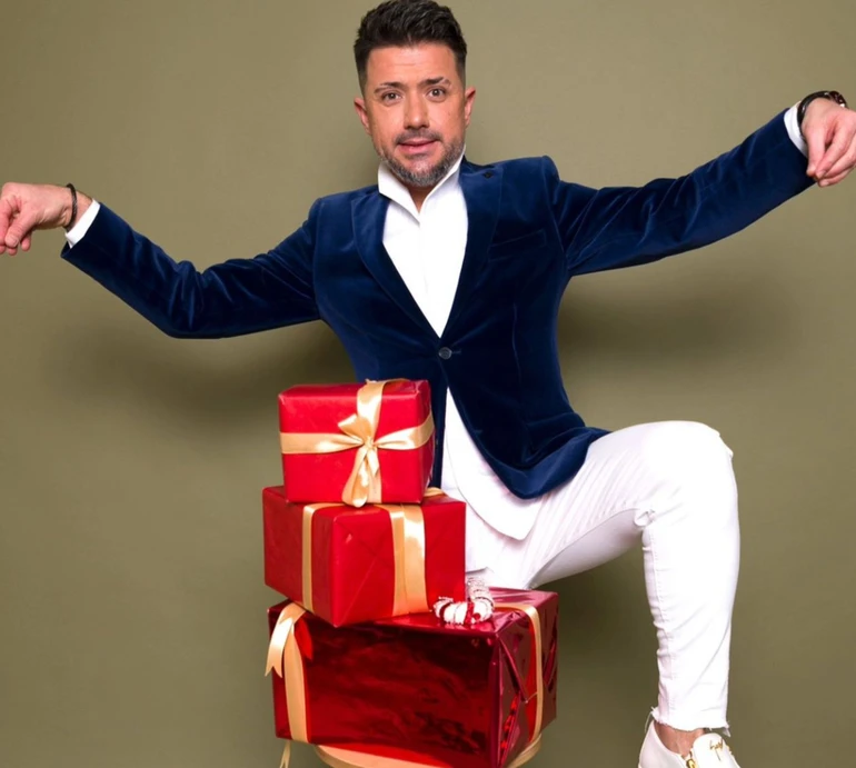 Після чуток про розрив: екс Лорак у свій день народження показав, як його привітала (колишня) пасія