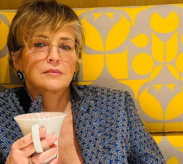 Шерон Стоун з нагоди свята показала домашнє фото з усіма синами