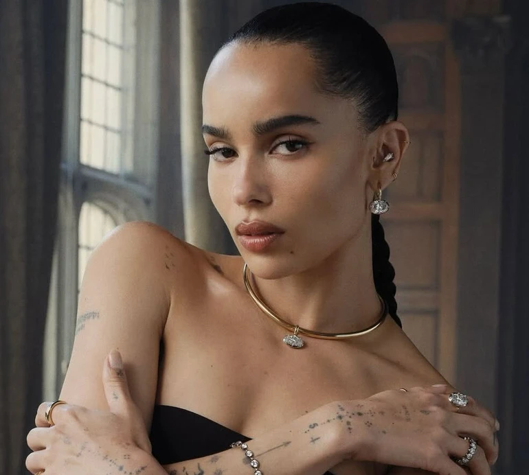 Зої Кравіц після поцілунків з відомим актором помітили на побаченні з молодшим на 7 років бойфрендом