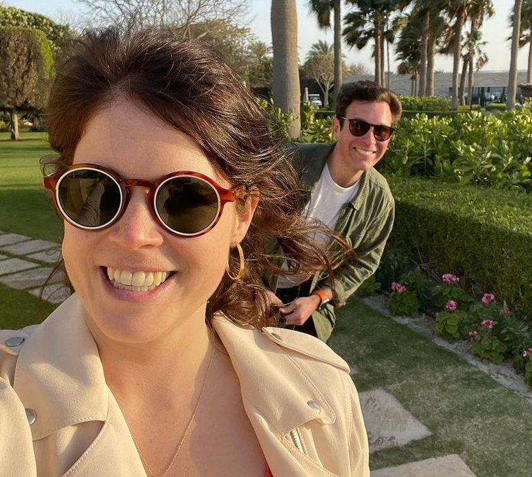 У Віндзорському палаці та на пляжі: принцеса Євгенія в річницю весілля поділилася особистими кадрами