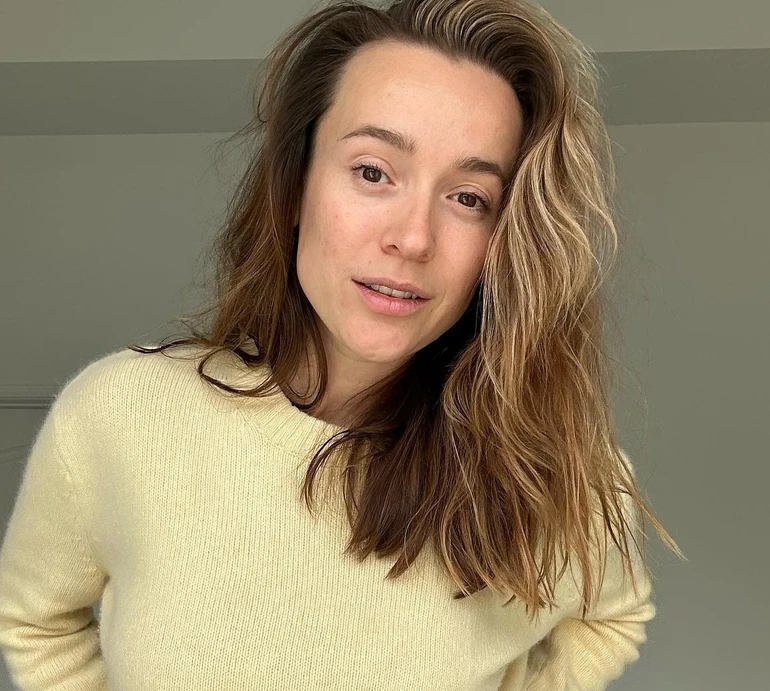 5 годин у перукарському кріслі: дружина Бєднякова здивувала новою зачіскою