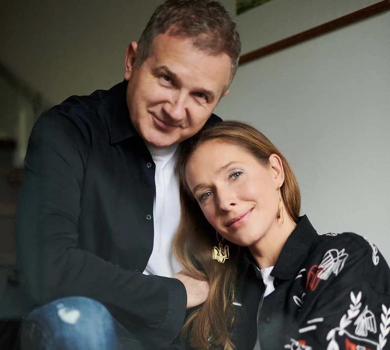 Осадча у День Валентина замилувала пірамідою кохання з синами та чоловіком