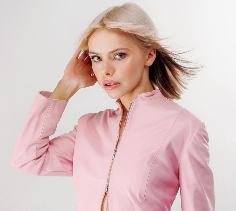 Три псевдоніми, співпраця з Фальосою та дует з Klavdia Petrivna: що відомо про співачку Машу Кондратенко