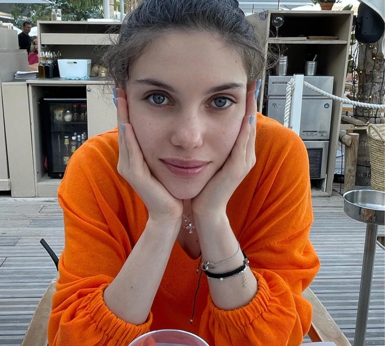 21-річна дочка Суркіса в Києві показалася в обіймах хлопця-футболіста