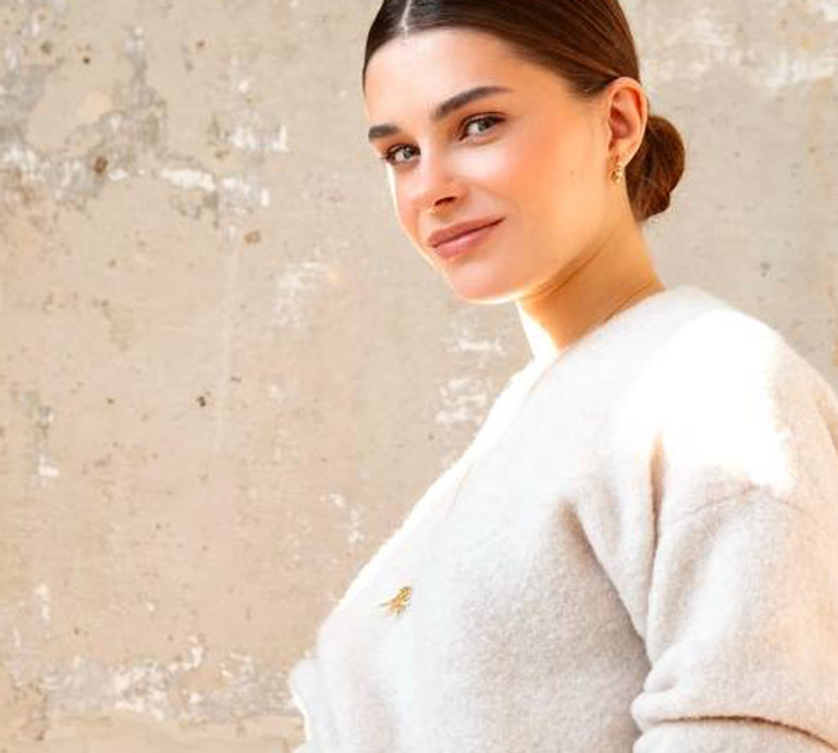 Людина або щаслива, або говорить про це: дружина Остапчука з незвичною зачіскою поміркувала про успішність жінки