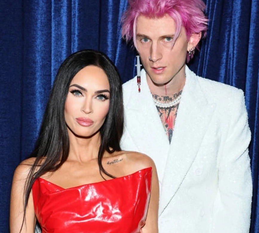 Меган Фокс стала мамою вчетверте, а батько дитини розсекретив її стать. Відео