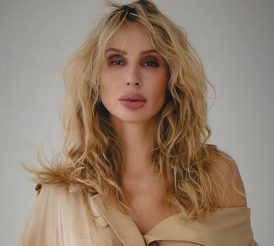 Лобода показала 4-річну доньку у вишиванці та жовто-блакитному віночку. ФОТО