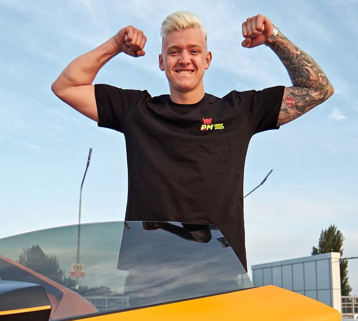 Слобоженка, якому оголосили про підозру, бачили біля готелю у Варшаві. Фото